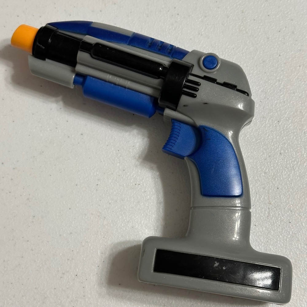 Toymax Laser Challenge Laser Tag Blaster Handheld Electronic Game VTG 1999 Works